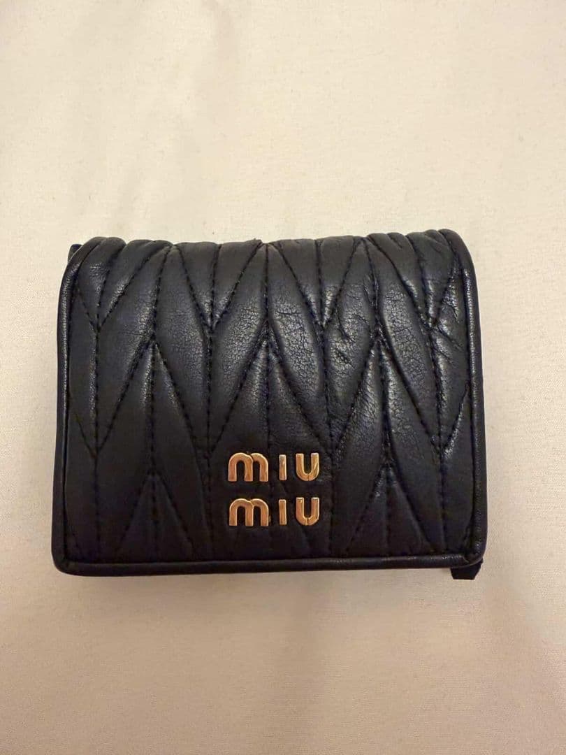 miu miu キルティング 二つ折り財布 黒