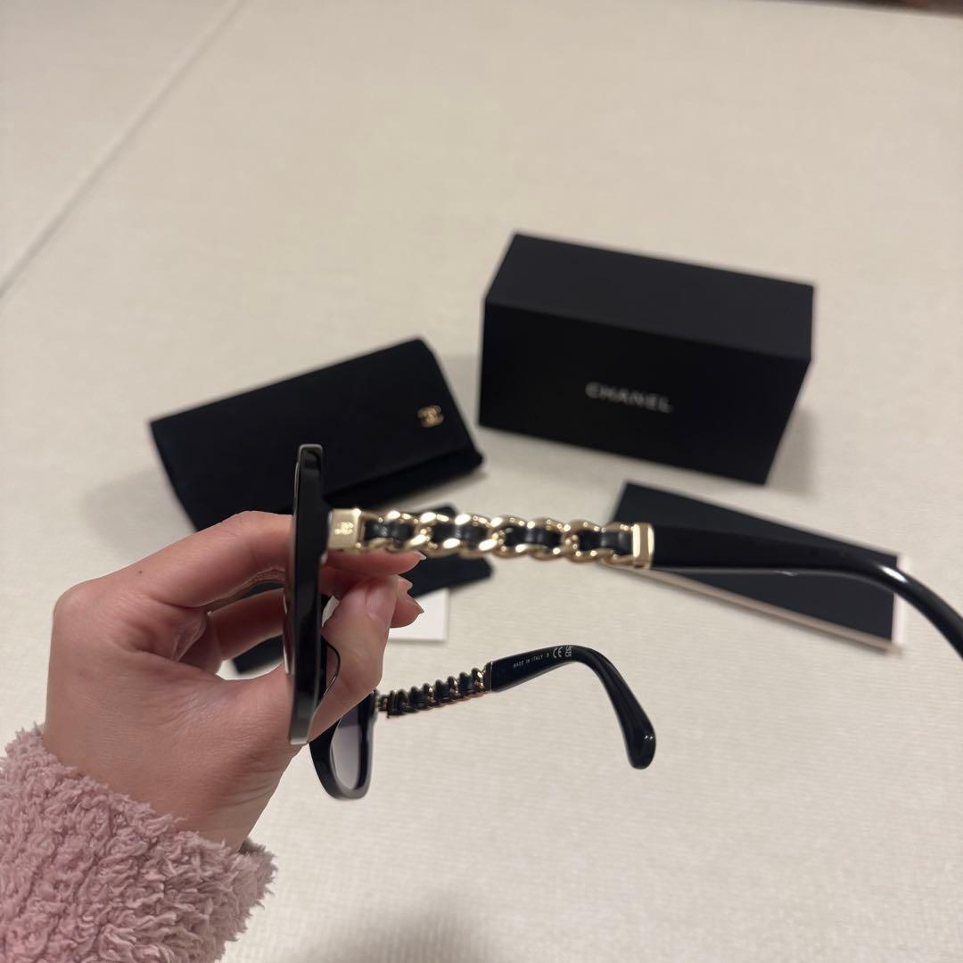 【新品未使用】CHANEL スクエア シェイプ サングラス ブラック　チェーン黒
