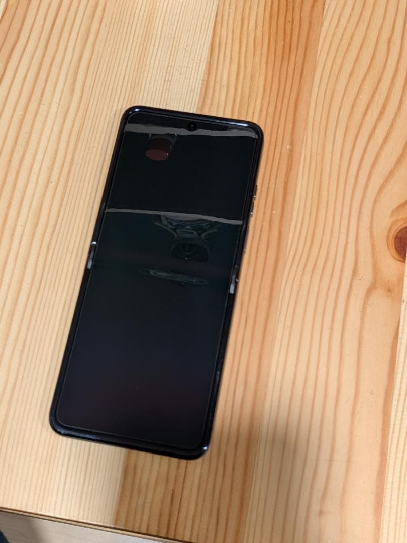 motorola razr 50 SIMフリー + Clicks キーボード