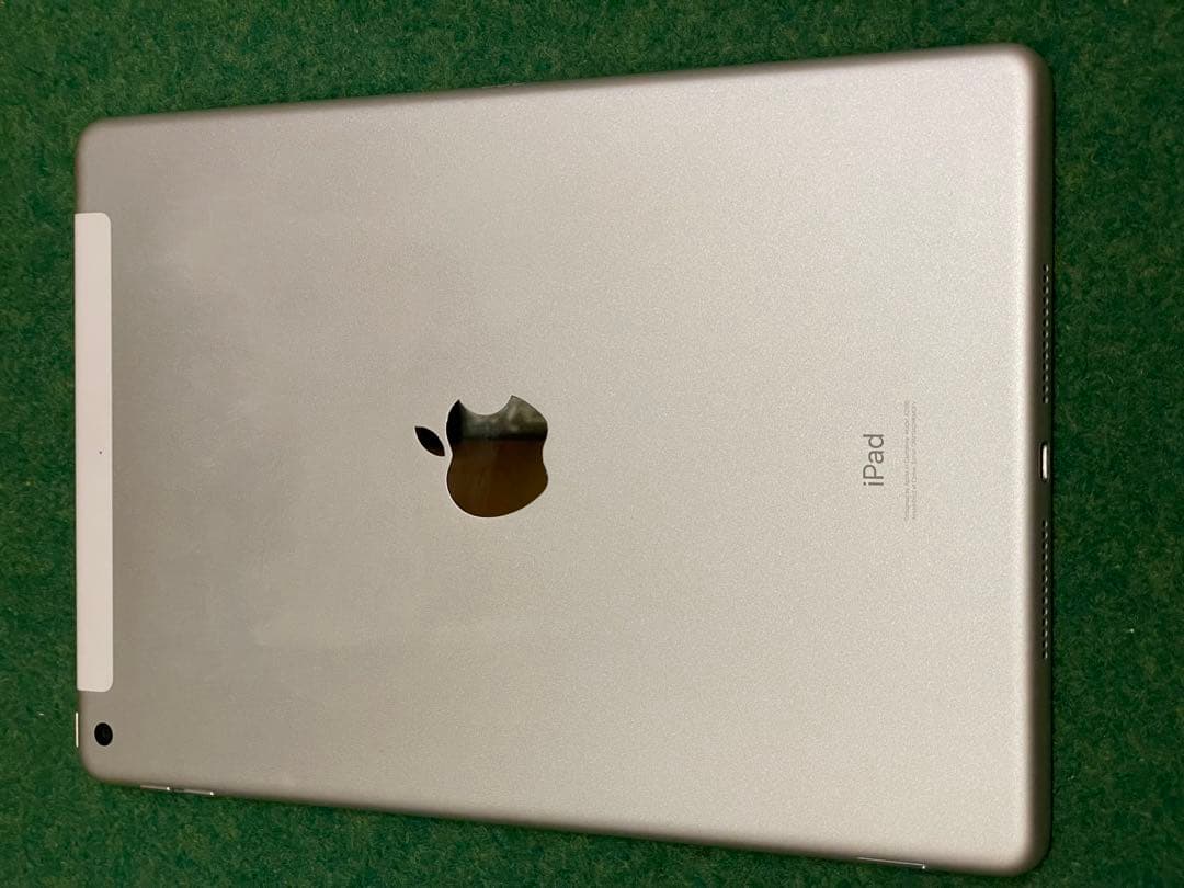 iPad (第7世代) シルバー 32GB WiFi ケース付き①