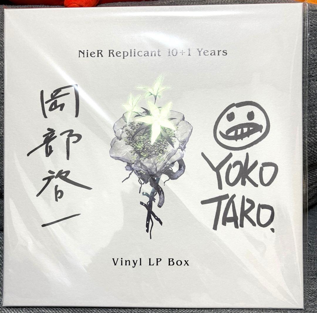 サイン入りNieR Replicant Vinyl LP Box Set