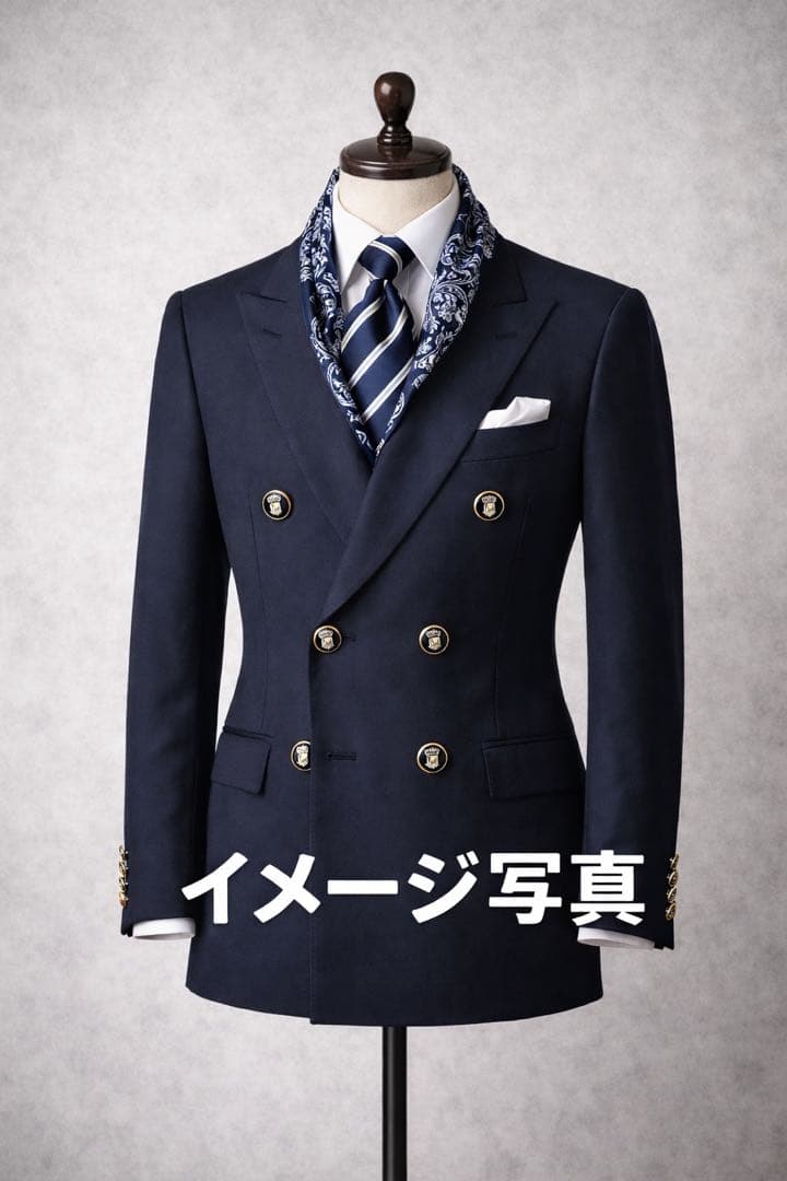 Brioni（ブリオーニ）のダブルブレスト・テーラードジャケットです