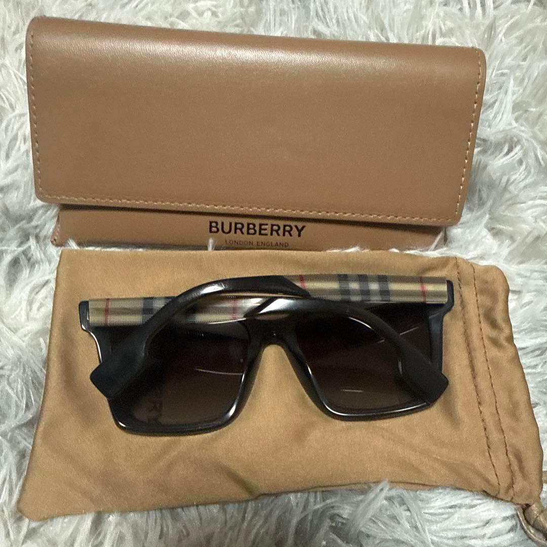 BURBERRY ブラック サングラス ケース付き