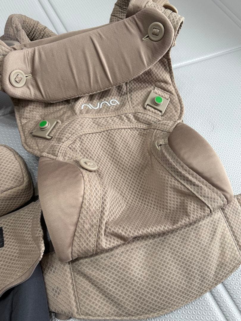 【和也.com】《付属品未使用》nuna cudl clik 抱っこ紐