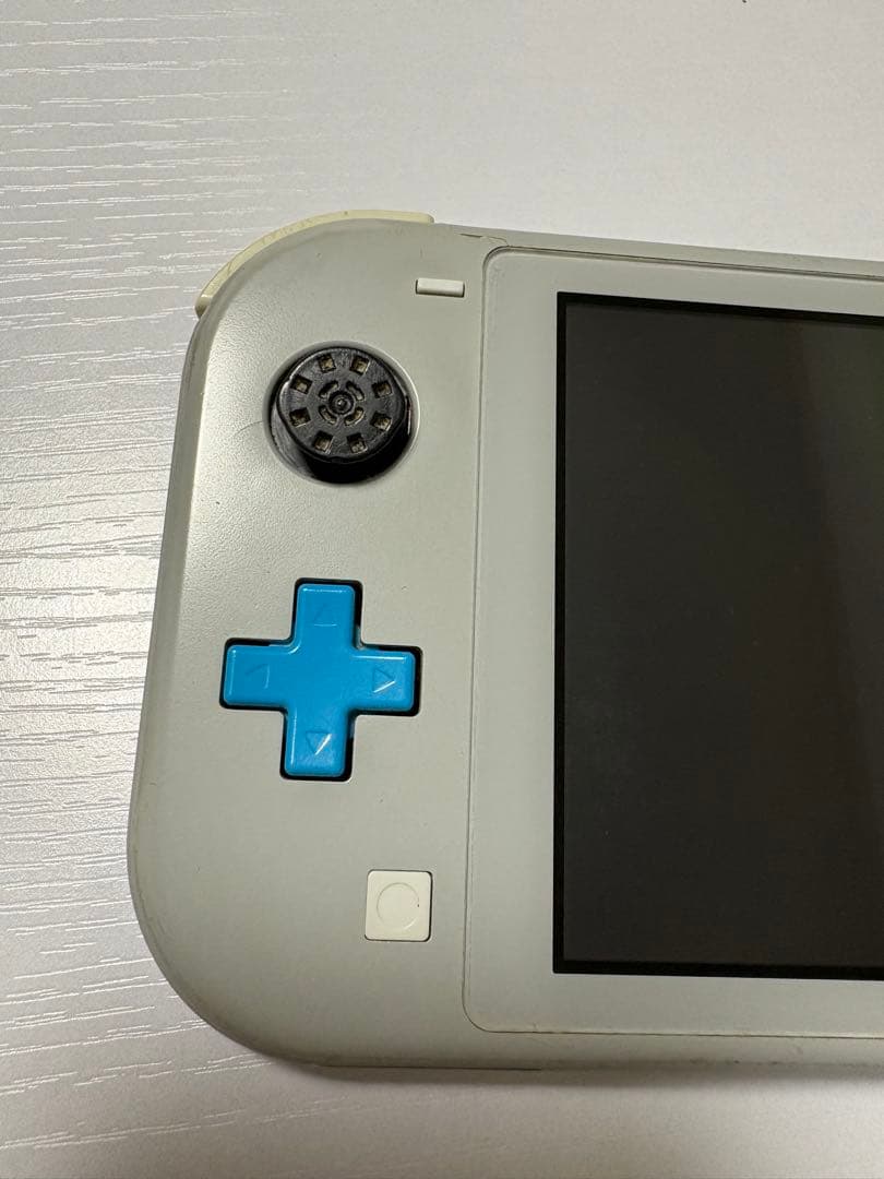 Nintendo Switch Lite ポケモン剣盾モデル