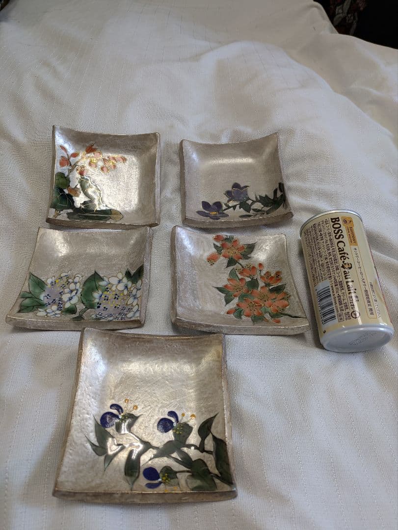 金彩の花柄陶器皿5枚セット