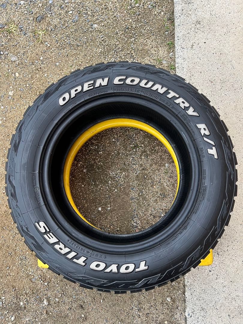 国産　2022年製　215/65R16C 2本　ゴツゴツ　オプカン　ハイエース