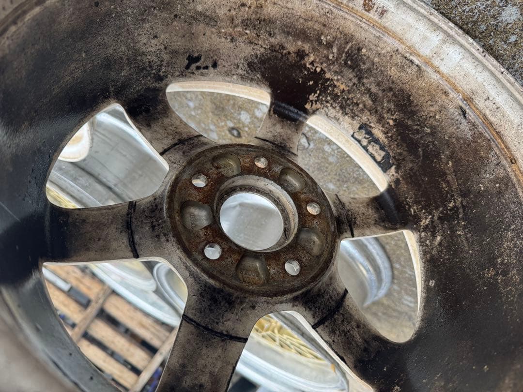 TE37 15インチ 6.5j＋45 5穴 114.3