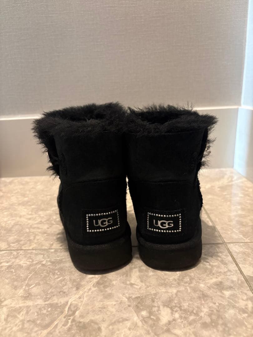 ugg ショートブーツ ベイリー ボタン ミニ ブラック キラキラ スワロ