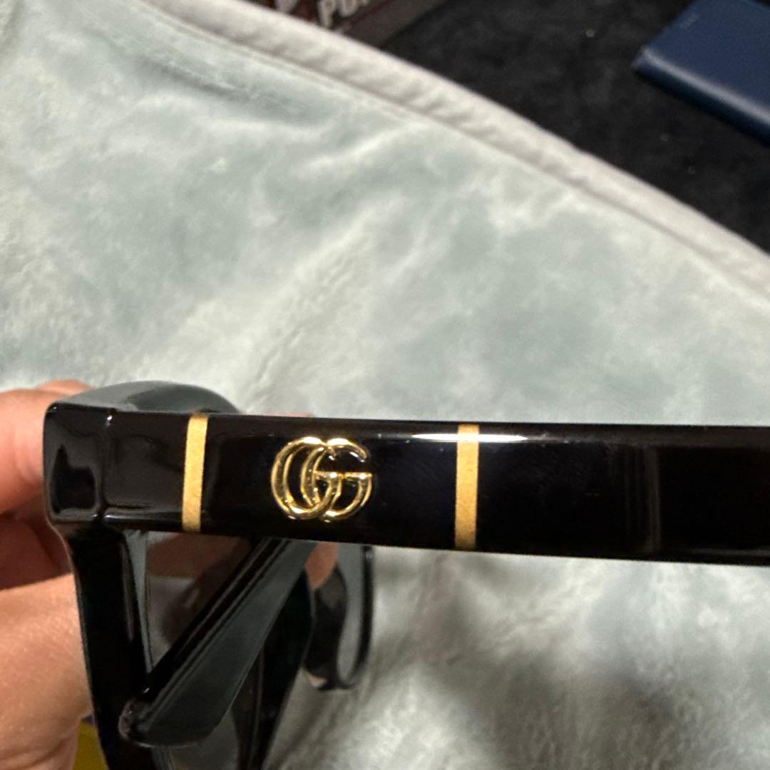 GUCCI ブラックサングラス ケース付き