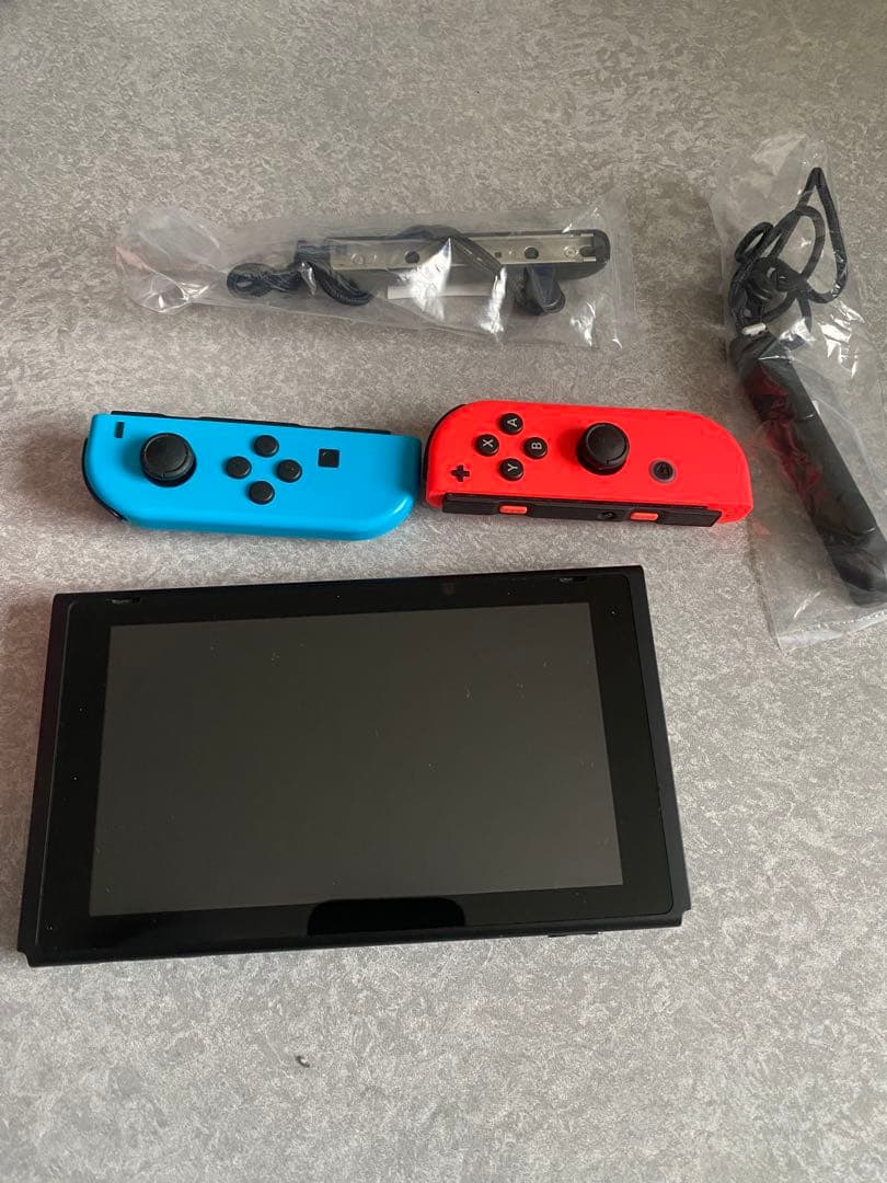 Nintendo Switch 本体 青/赤 ジョイコン付き