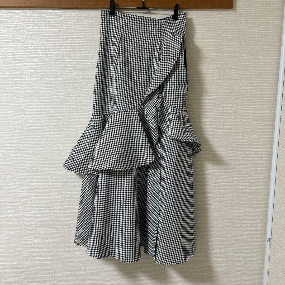 公*o様 rienda フリルスリットハイウエストスコートショートパンツ M