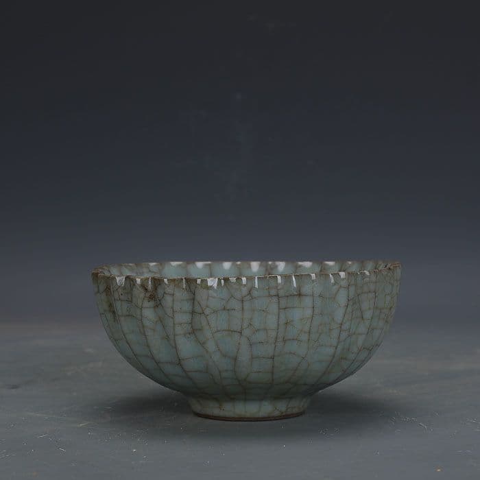 青磁 葵口椀 景徳鎮  陶磁器  現代工芸品 美術品 置物