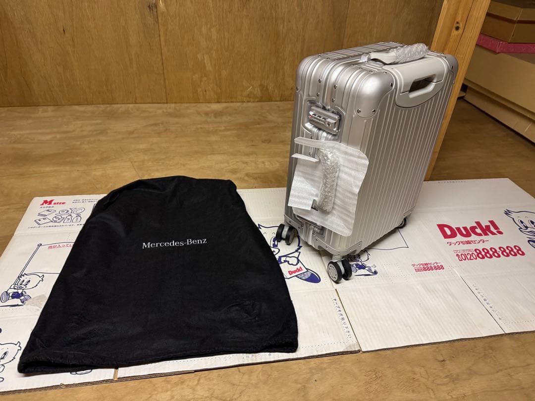 メルセデスベンツ『スーツケース 32L 4輪』 未使用　リモア　キャリーケース
