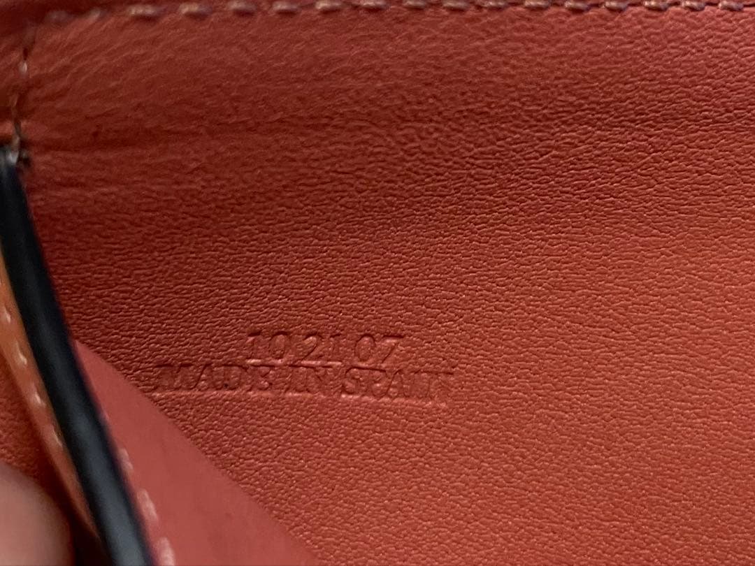正規品　LOEWE レザー 二つ折り ベージュ　ピンク