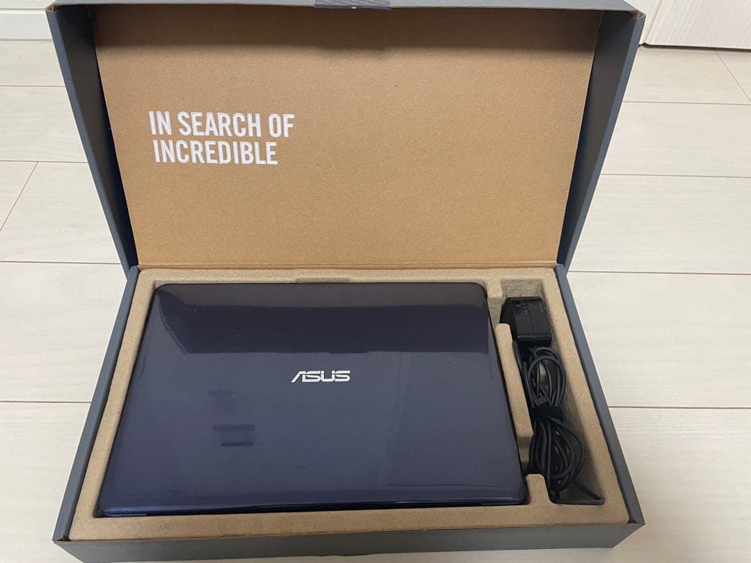 ASUS E203Mダークブルー ノングレアフィルム箱アリ　美品