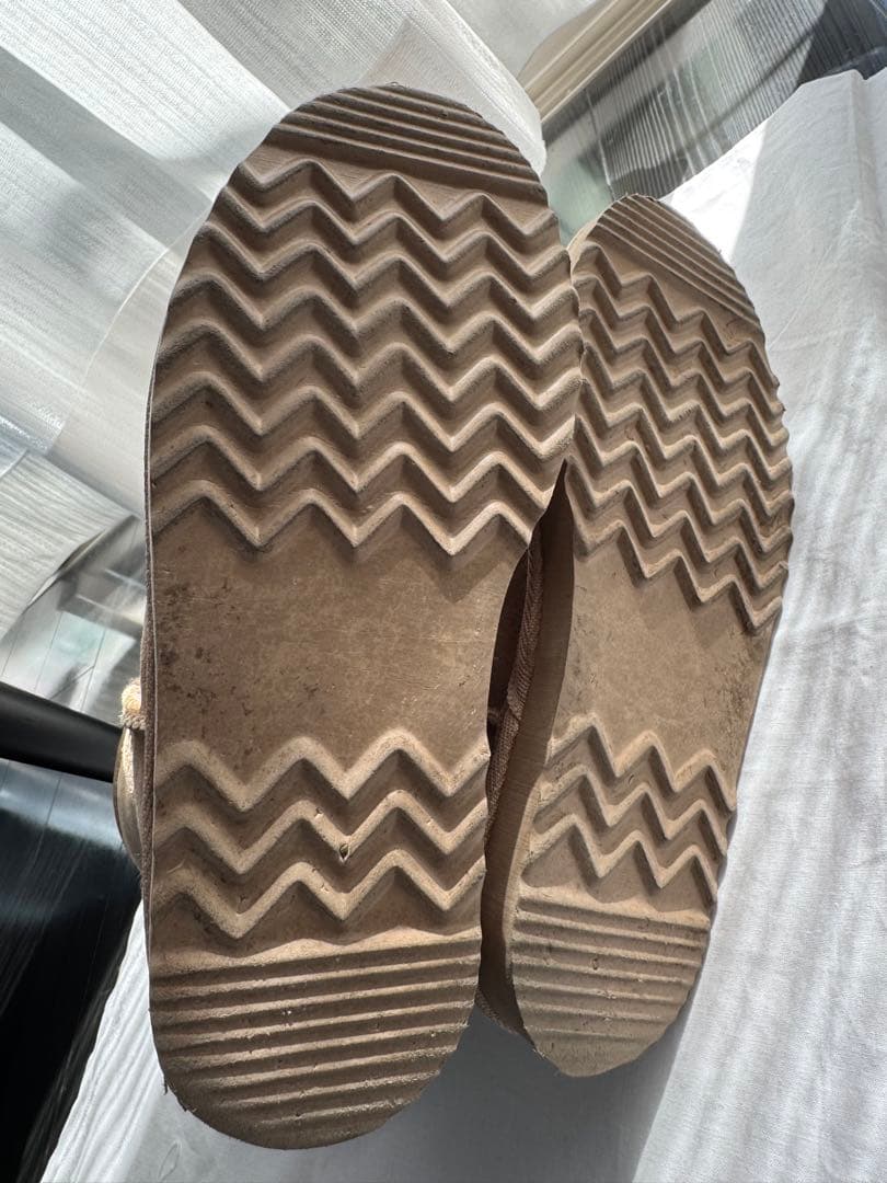 UGG ヒョウ柄アクセント ベージュムートンブーツ