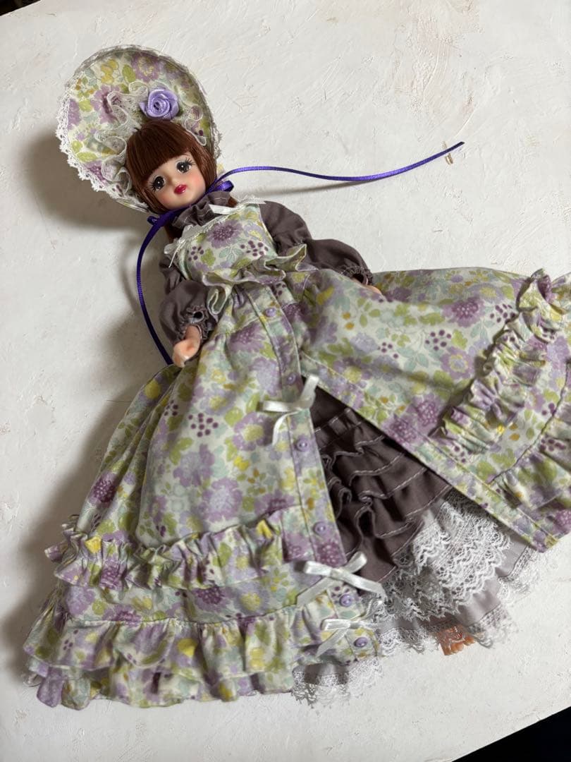 ジェニーフレンドサイズ　ディーラー様　フリルドレス　作家様　リカちゃんキャッスル