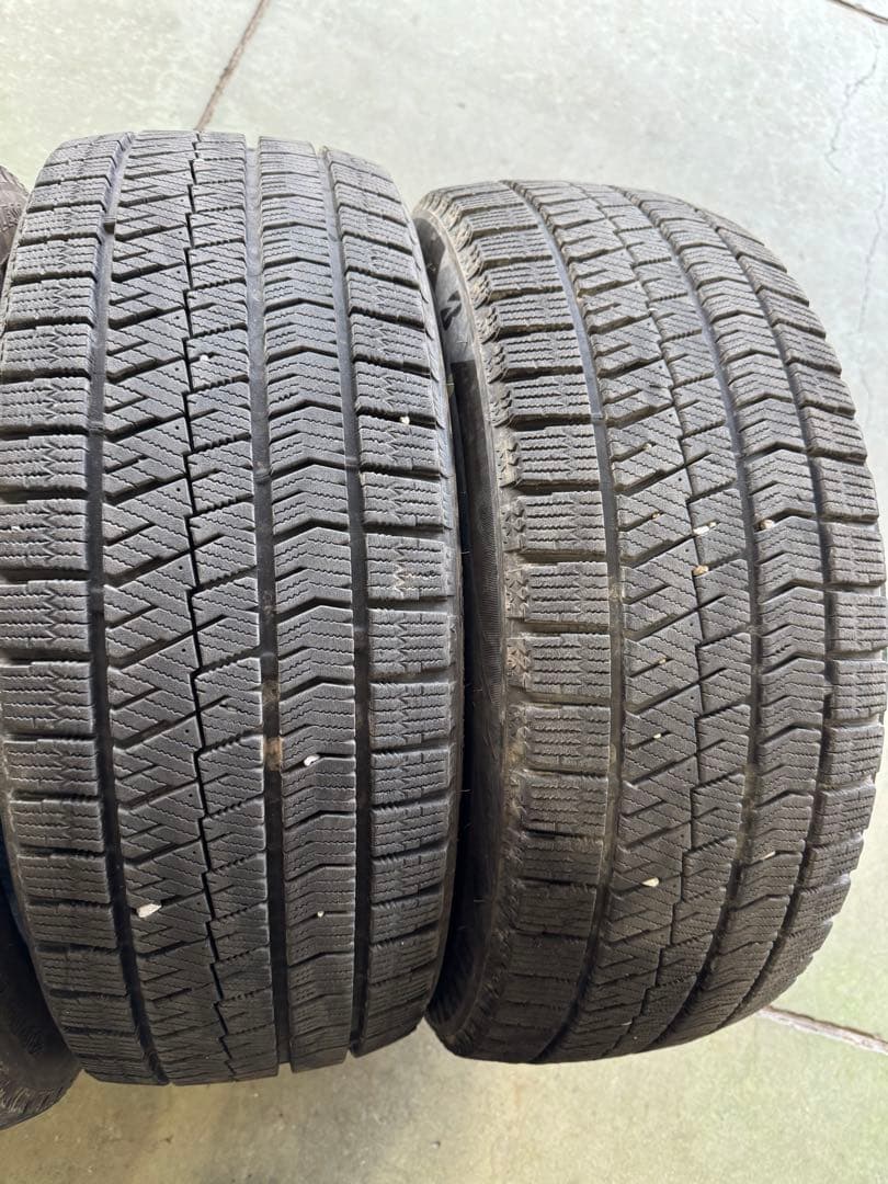 中古　ブリヂストン　VRX2 225/45R18 4本