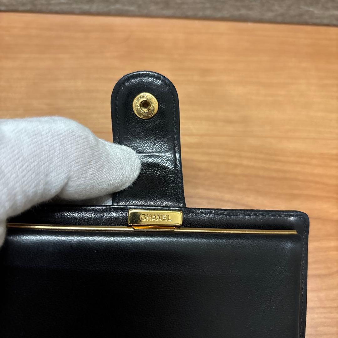 CHANEL シャネル ヴィンテージ　ココマーク　キャビアスキン　二つ折り財布