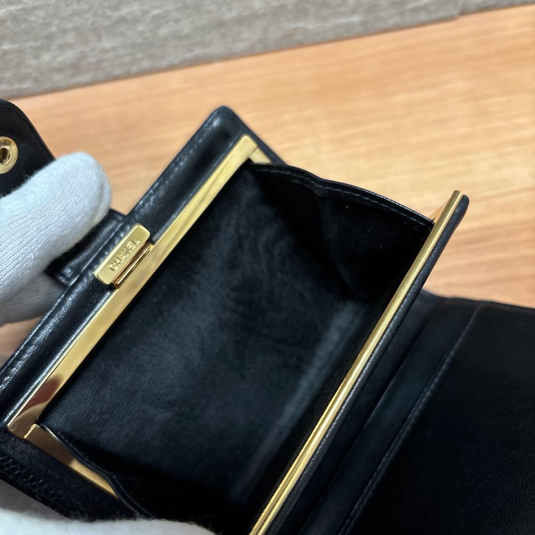 CHANEL シャネル ヴィンテージ　ココマーク　キャビアスキン　二つ折り財布