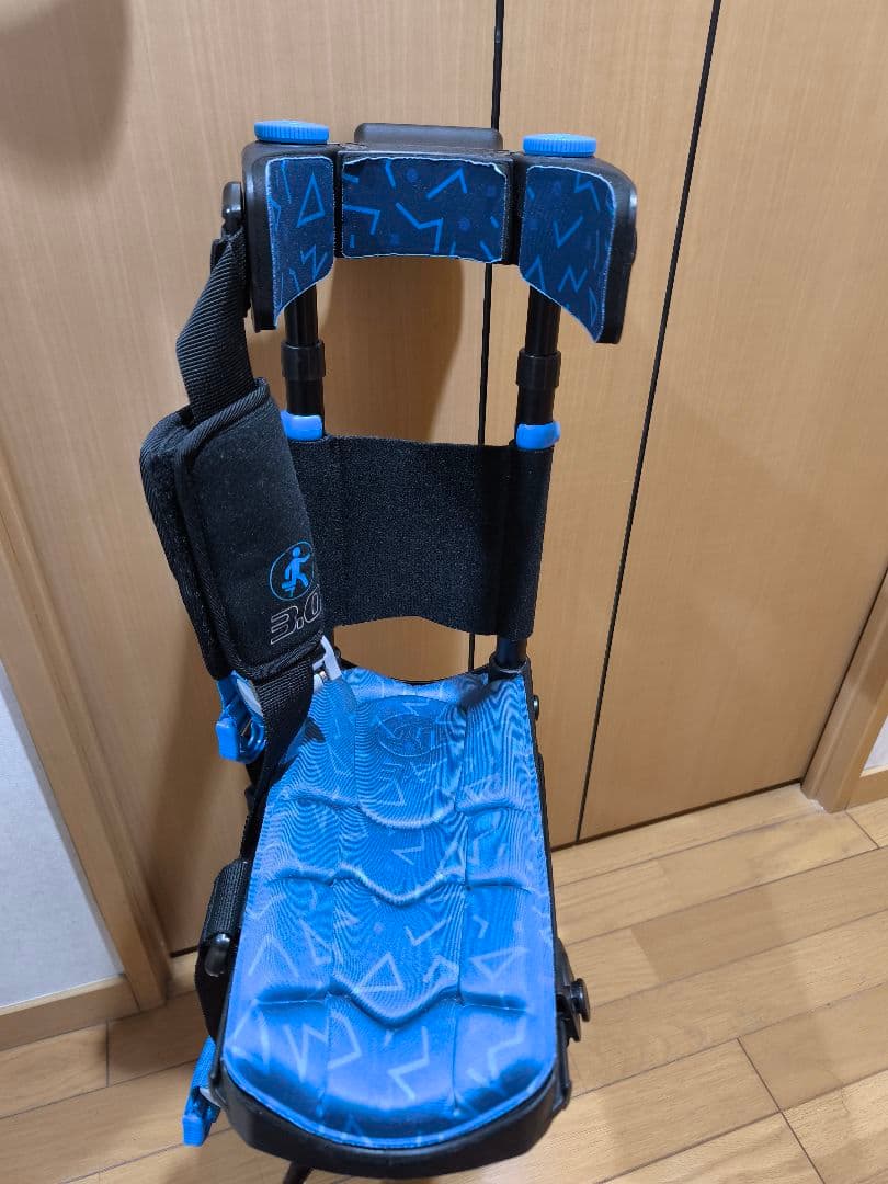 iWALK Free ハンズフリー 松葉杖　シャワーガード、ギブスサンダル付き