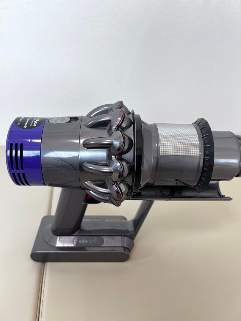 Dyson Cyclone V10 Fluffy SV12 本体