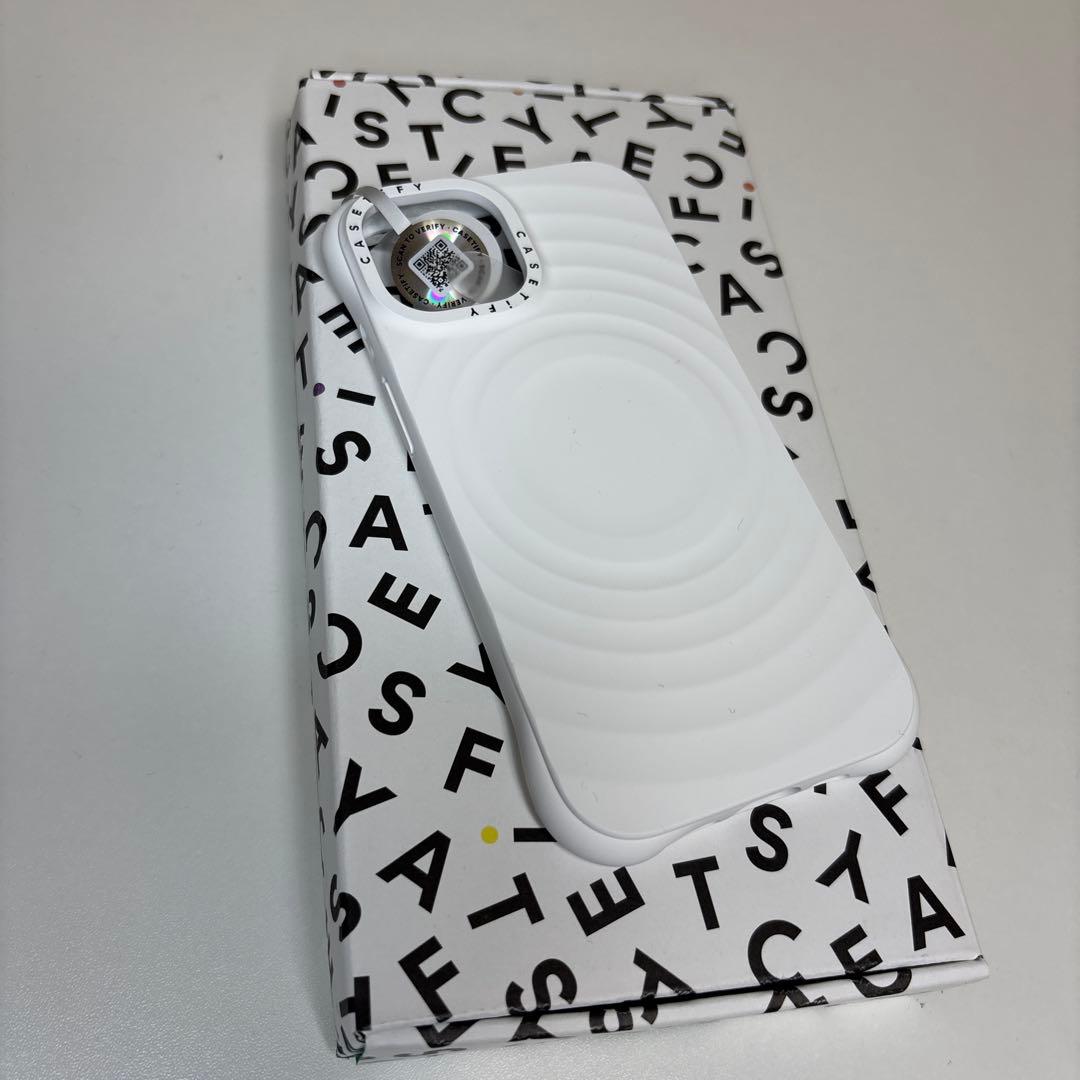 【新品未使用】ケースティファイシリコンウェーブ ホワイト iPhone15