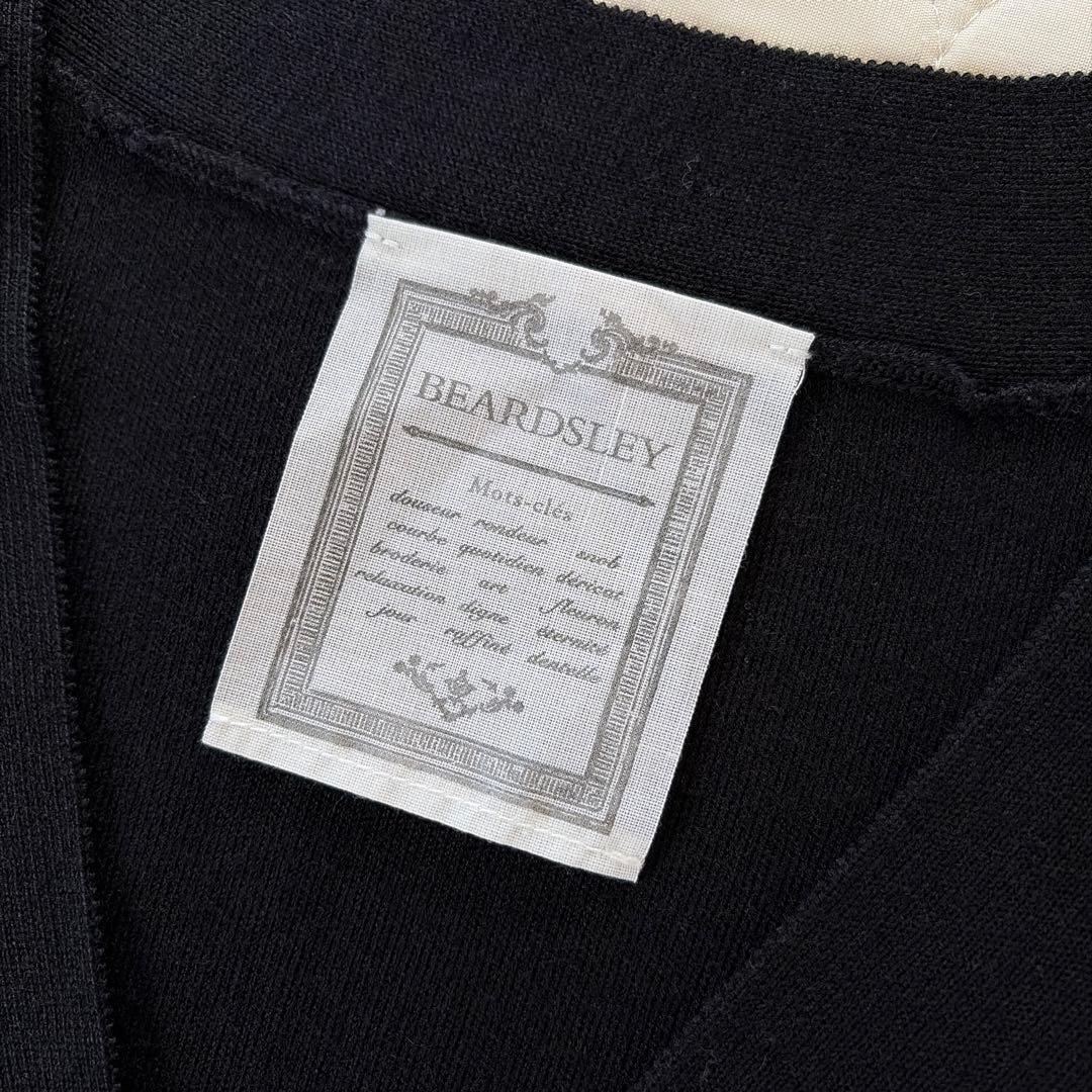 【美品】定価2.3万✴︎BEARDSLEY スムースVネックカーディガン　ブラック