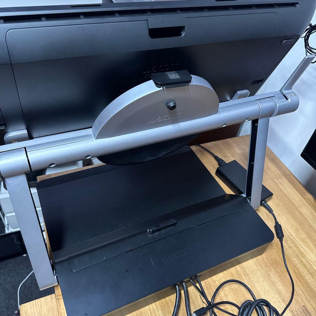 Wacom Cintiq Pro 24別売りスタンド付