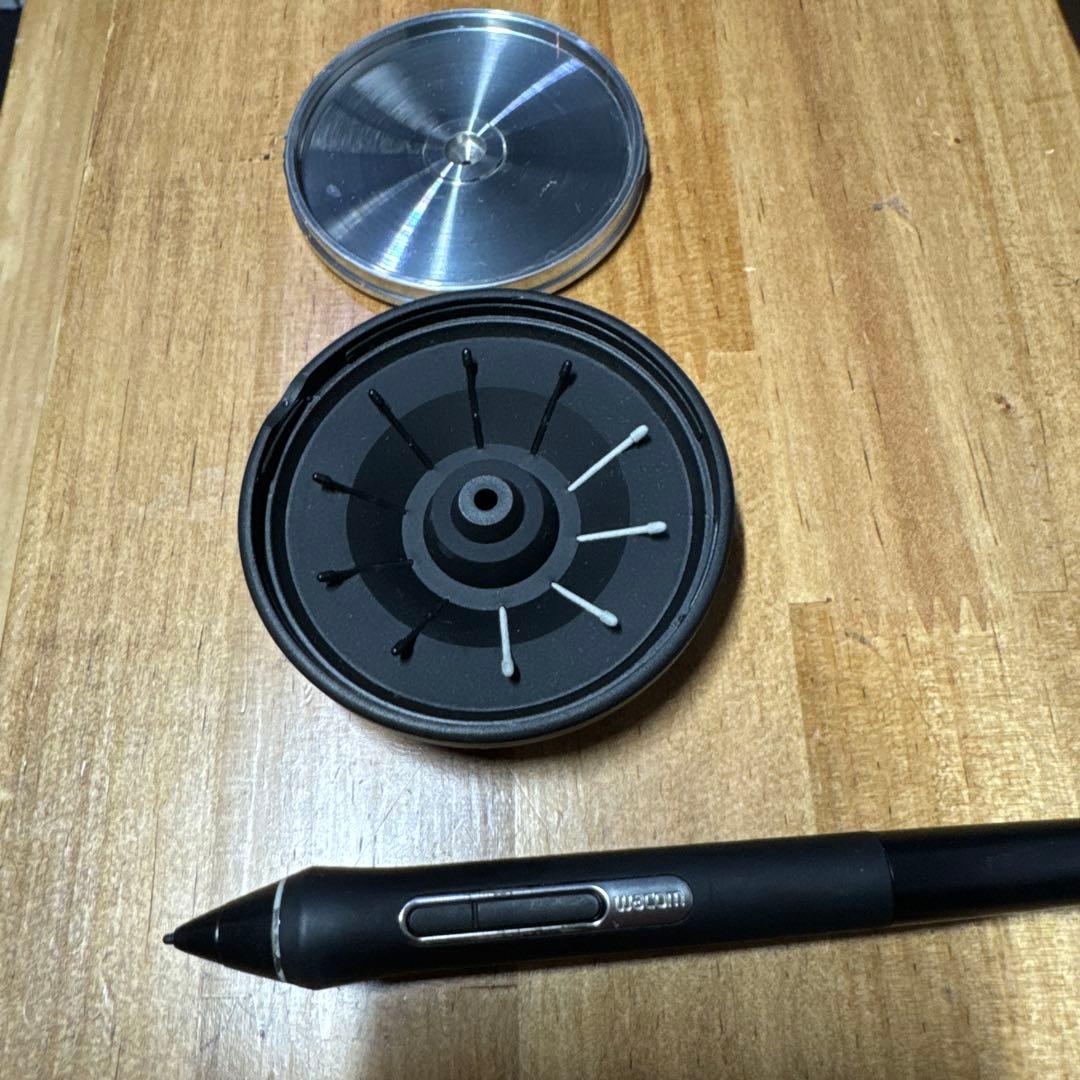 Wacom Cintiq Pro 24別売りスタンド付