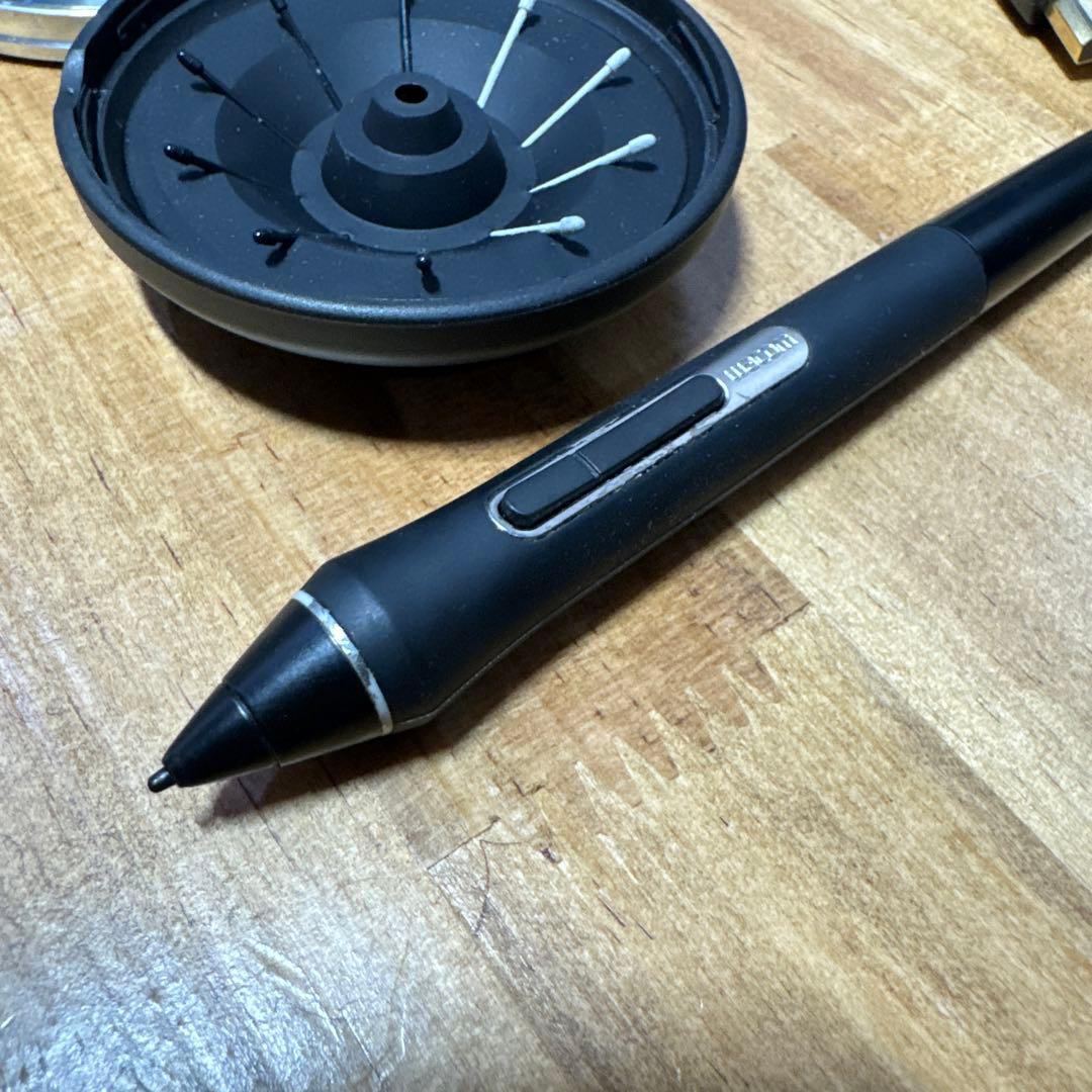 Wacom Cintiq Pro 24別売りスタンド付