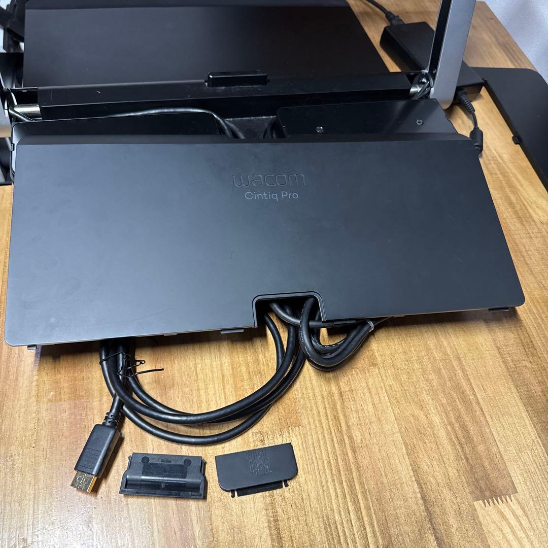 Wacom Cintiq Pro 24別売りスタンド付