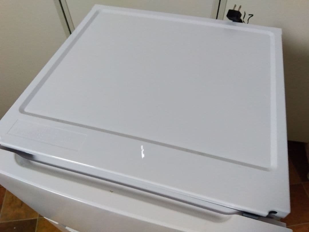 ヤマダ電機 小型冷凍冷藏庫 YRZ-C09LW 23年製