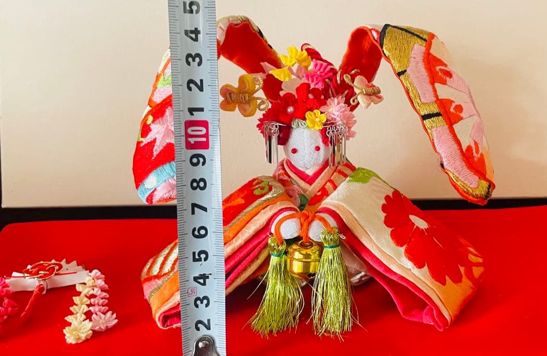 おばあちゃんのハンドメイド　刺繍アンティーク着物　うさぎ人形　お雛様にも