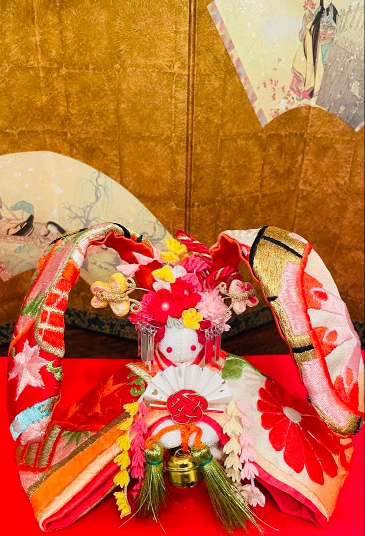おばあちゃんのハンドメイド　刺繍アンティーク着物　うさぎ人形　お雛様にも