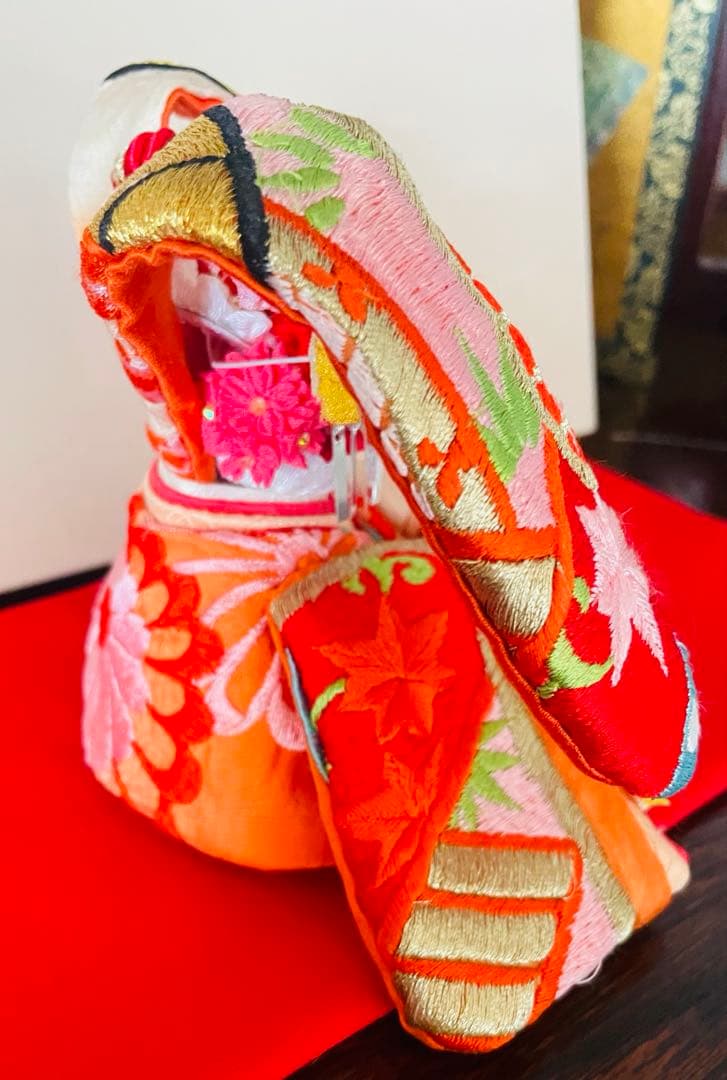 おばあちゃんのハンドメイド　刺繍アンティーク着物　うさぎ人形　お雛様にも