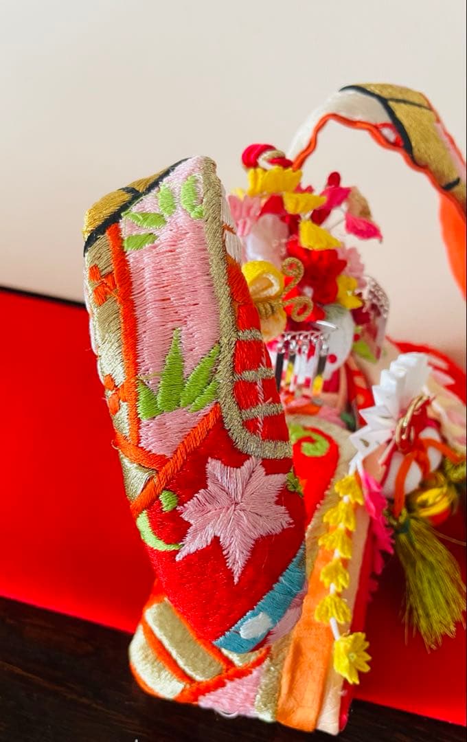 おばあちゃんのハンドメイド　刺繍アンティーク着物　うさぎ人形　お雛様にも