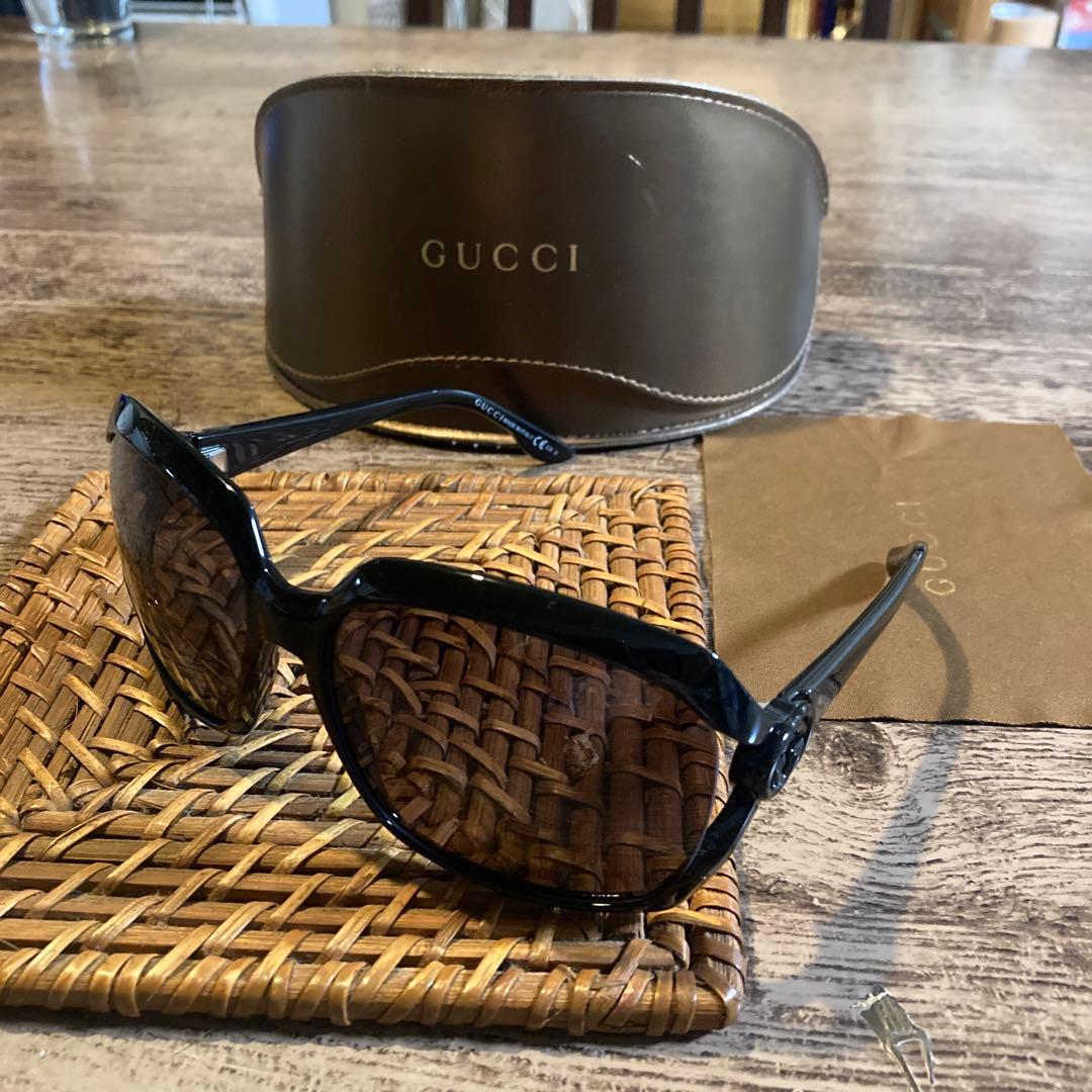 GUCCI サングラス★インターロッキングGG3110 黒ブラック、美品