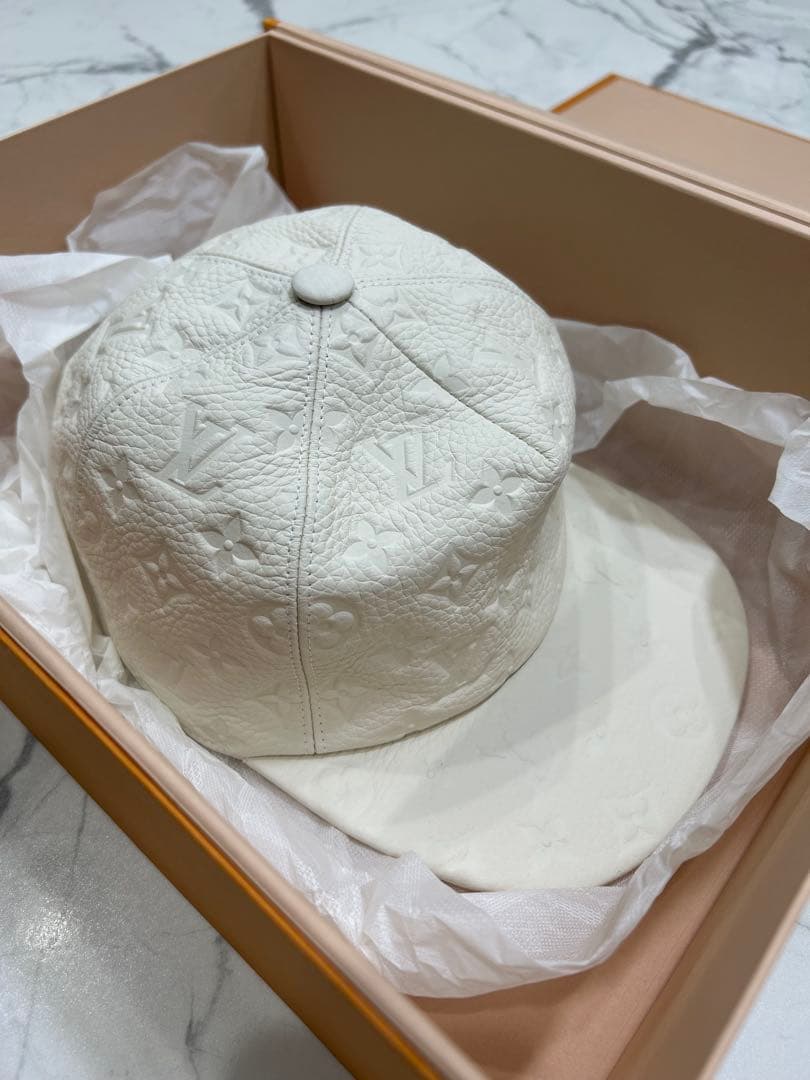 LOUIS VUITTON モノグラムアンプラント キャスケット