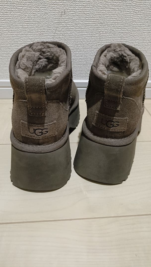 靴 UGG MINI NEW HEIGHTS
