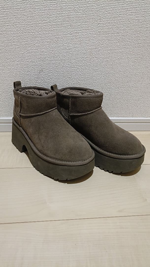 靴 UGG MINI NEW HEIGHTS