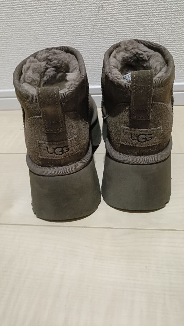 靴 UGG MINI NEW HEIGHTS