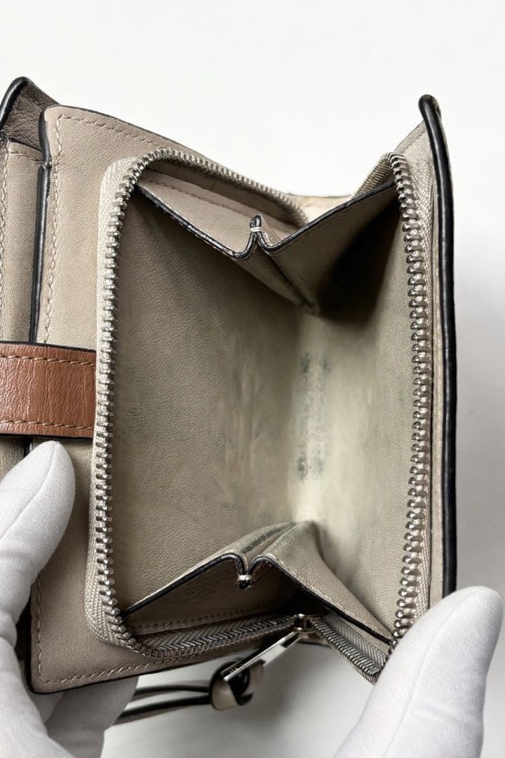 LOEWE グリーン 二つ折り財布