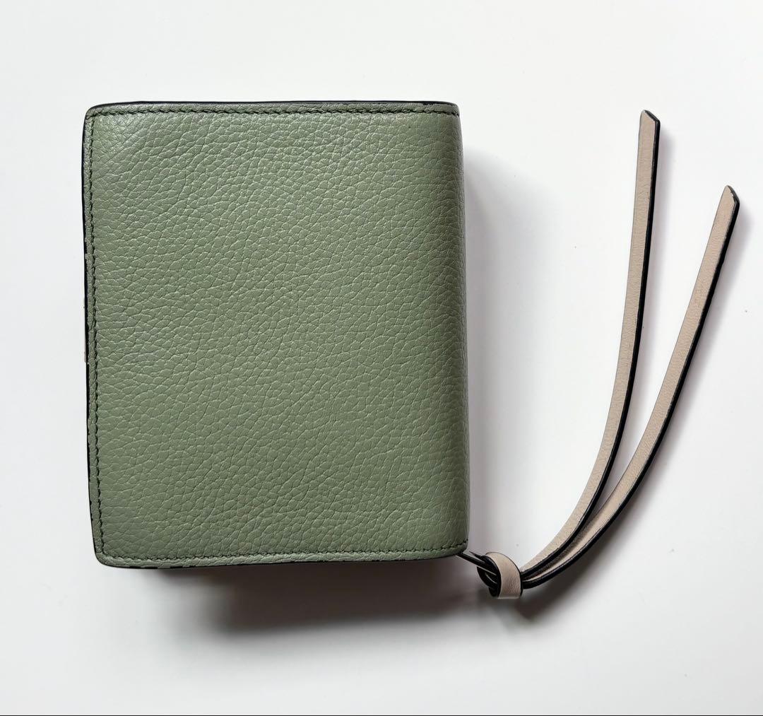 LOEWE グリーン 二つ折り財布