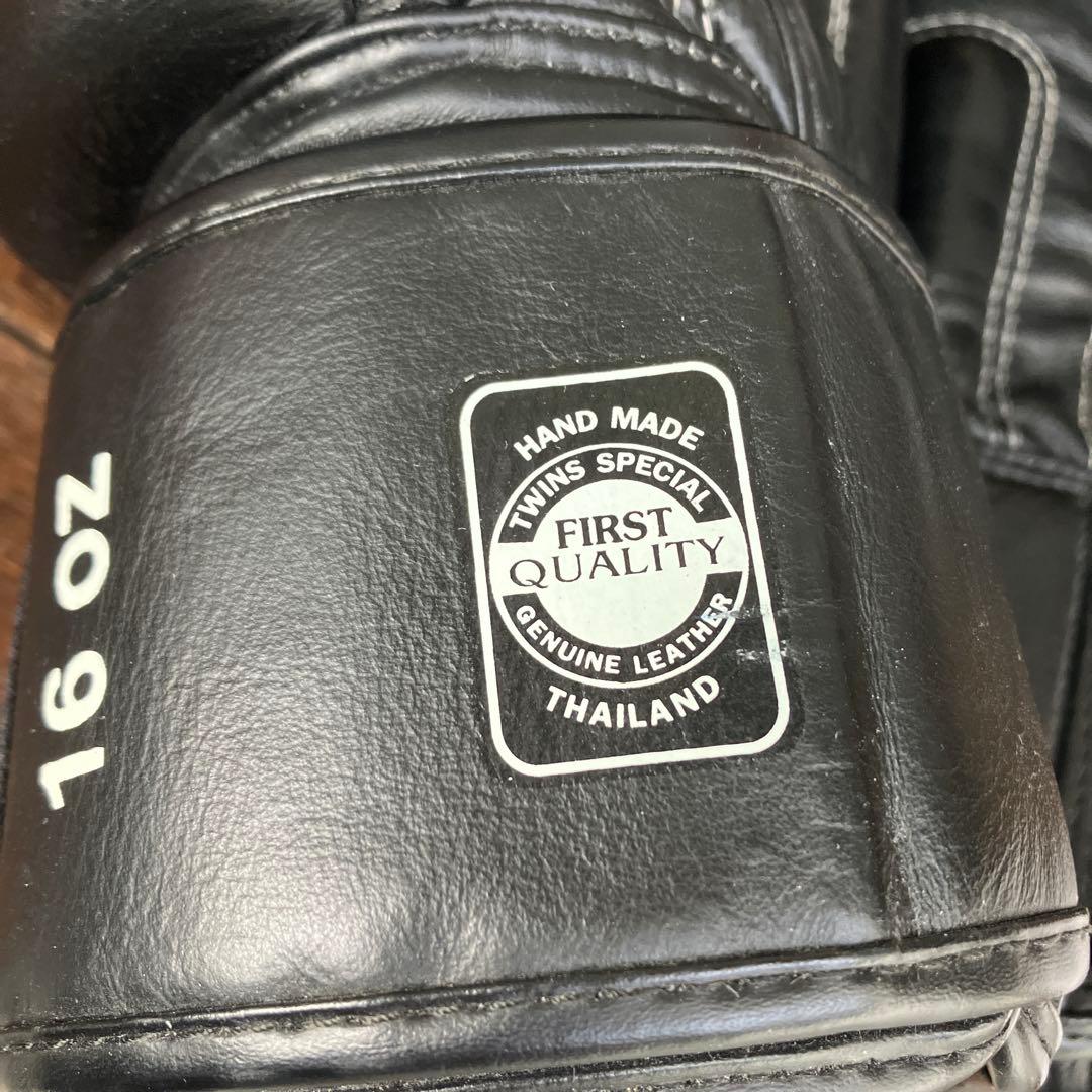Twins　ツインズ　ベロクロ高級ボクシンググローブ　16 oz　ブラック　本革