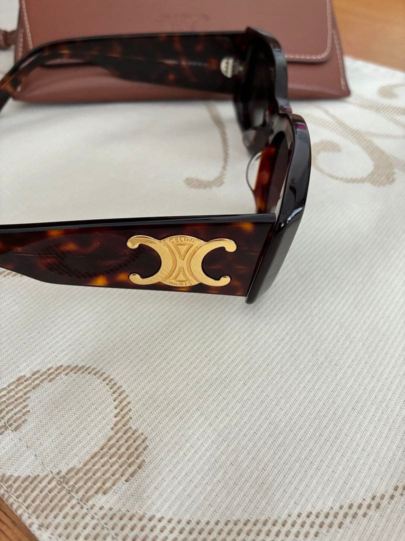 CELINE CL 40282U トリオンフ