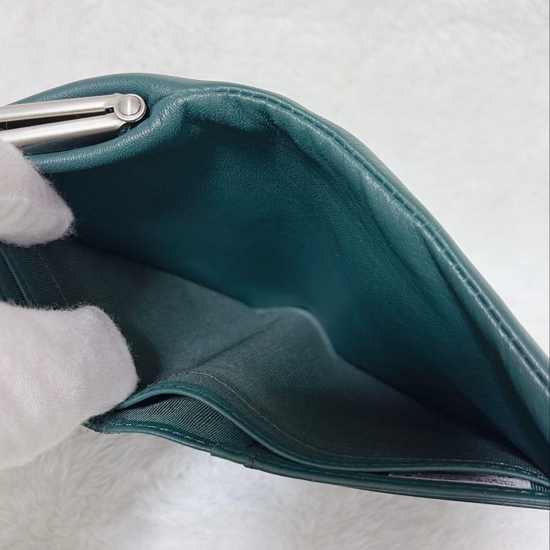 美品✨人気色✨アニエスベー がま口 二つ折り財布 レザー 牛革 グリーン ロゴ