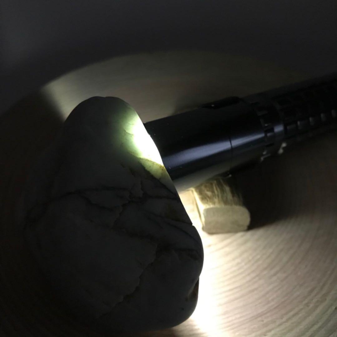 糸魚川翡翠原石【海岸・糸巻き】158g