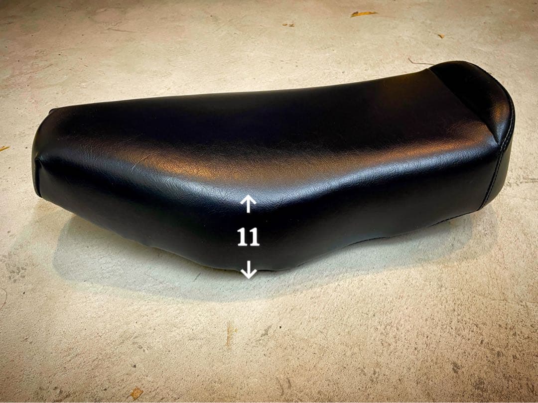 Bates Type TT Seat ベイツ シート　トライアンフ　ハーレー